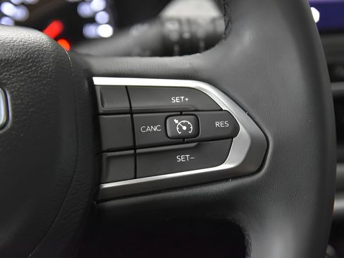 Used 2024 Jeep Compass Latitude AWD/4WD image 20