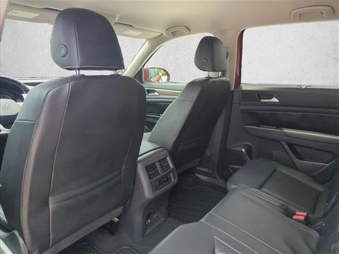 Used 2021 Volkswagen Atlas SE w/ Towing Package FWD image 18
