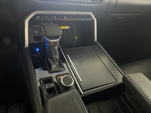 Used 2024 Toyota Tundra Platinum AWD/4WD image 73