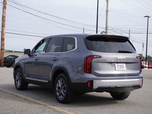 Used 2023 Kia Telluride LX FWD image 5
