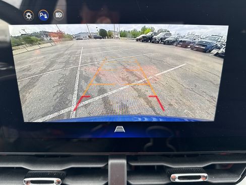 Used 2025 Chevrolet Equinox LT AWD/4WD image 23