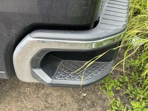 Used 2022 Chevrolet Silverado 1500 LTZ RWD image 9