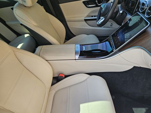 Used 2024 Mercedes-Benz C 300 Sedan image 11