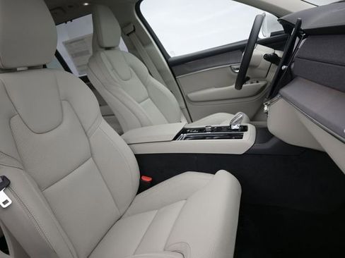 New 2026 Volvo XC90 B6 Ultra w/ Protection Package image 36