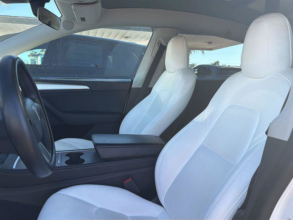 Used 2022 Tesla Model Y Long Range AWD/4WD image 6