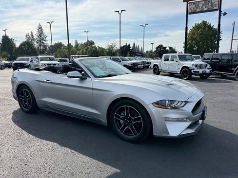 Used 2018 Ford Mustang Premium image 8