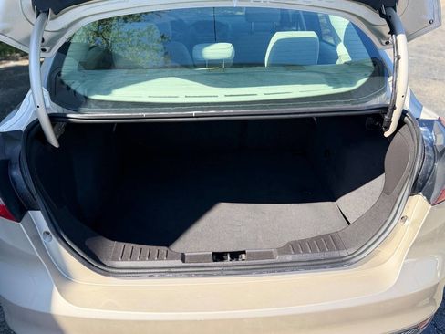 Used 2018 Ford Focus SE FWD image 11