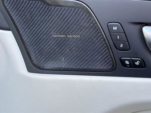 Certified 2023 Volvo XC60 T8 Ultimate image 19