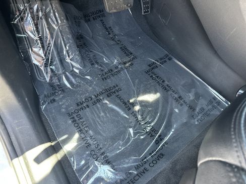 Used 2022 Chevrolet Traverse LS FWD image 17