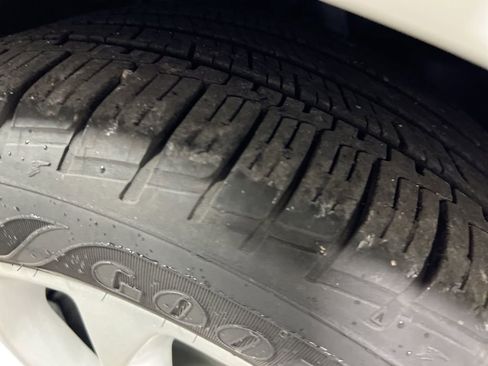Used 2019 Ford Fusion SE FWD image 37