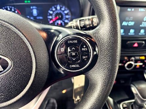Used 2021 Kia Soul LX image 12