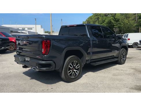 Used 2022 GMC Sierra 1500 AT4 w/ AT4 Preferred Package AWD/4WD image 8