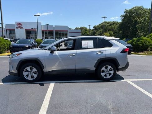 Used 2019 Toyota RAV4 XLE w/ Convenience Package AWD/4WD image 2