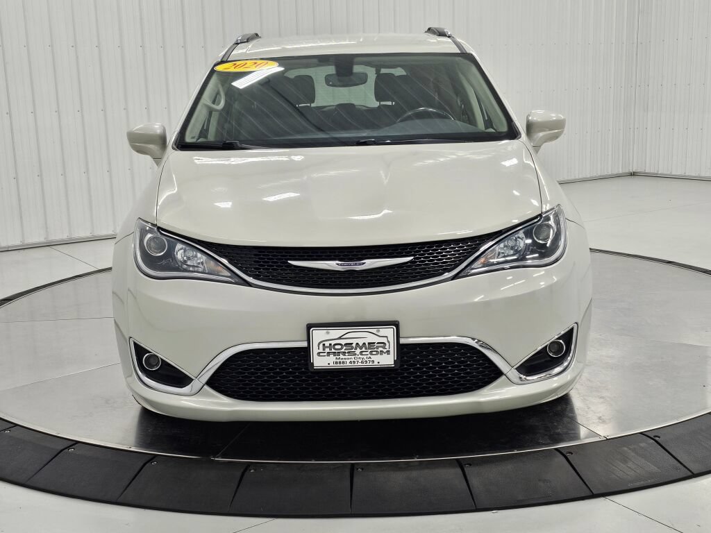 Used 2020 Chrysler Pacifica Touring-L FWD image 8