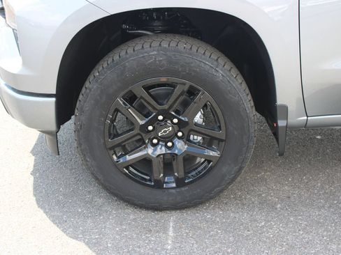 New 2026 Chevrolet Silverado 1500 Custom w/ LPO, Dark Essentials Package AWD/4WD image 18