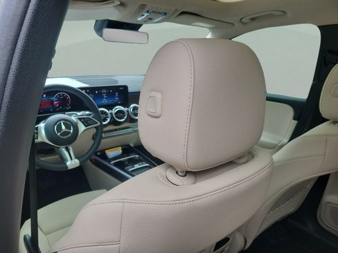 Certified 2026 Mercedes-Benz GLB 250 image 8