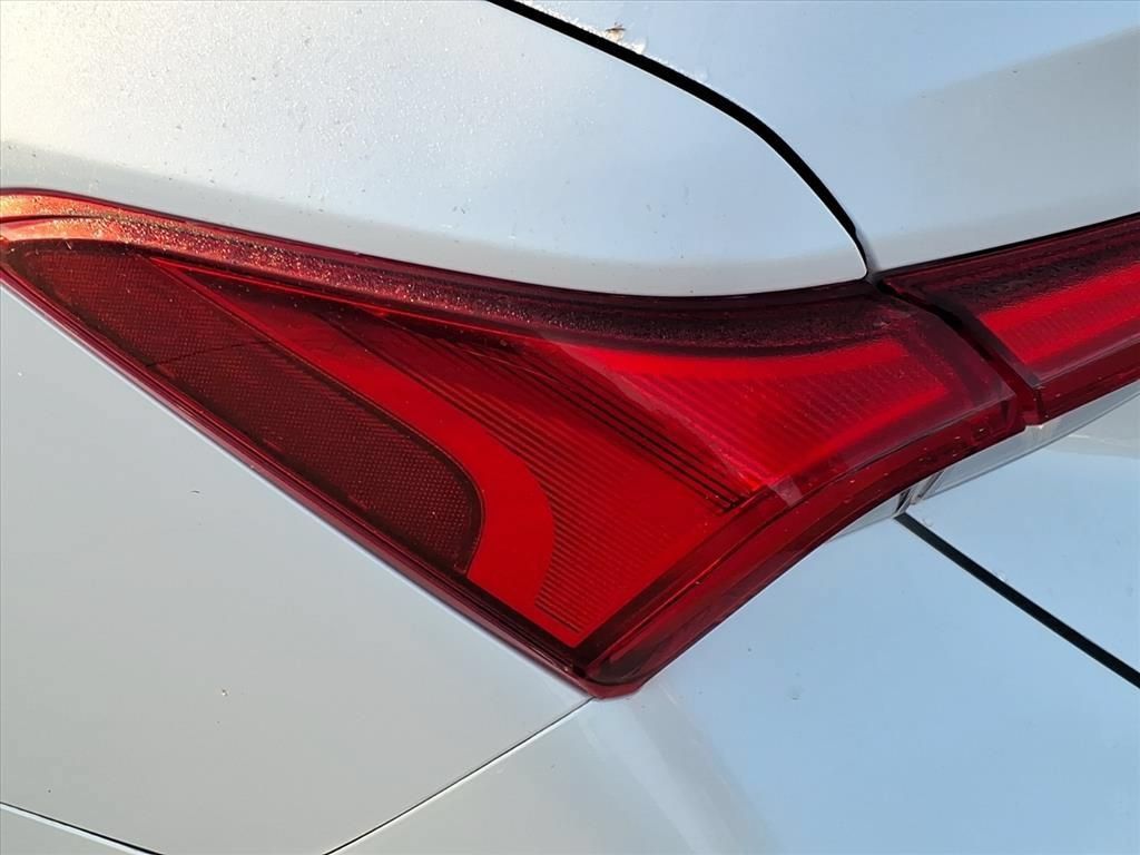 Used 2020 Toyota Avalon Limited w/ Advanced Safety Package FWD image 12