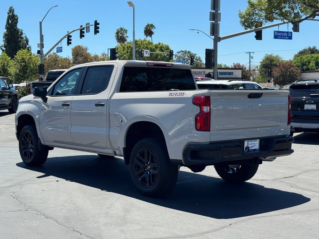 New 2026 Chevrolet Silverado 1500 Custom Trail Boss w/ Turbomax Blackout Package AWD/4WD image 4