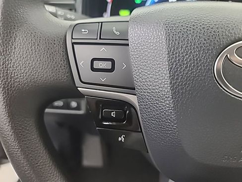 Used 2026 Toyota Camry LE FWD image 28