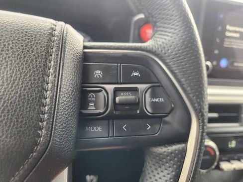 Used 2025 Toyota Tacoma TRD Sport AWD/4WD image 27