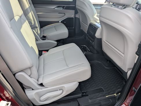 New 2026 Jeep Grand Wagoneer L Limited AWD/4WD image 37