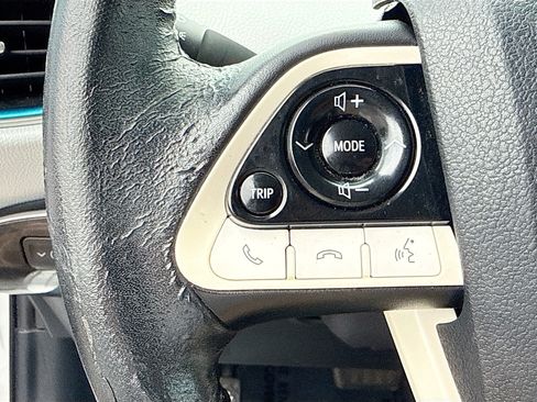 Used 2016 Toyota Prius Four FWD image 35