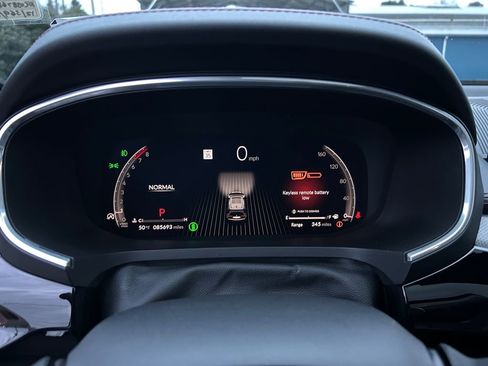 Used 2022 Acura MDX A-Spec image 16