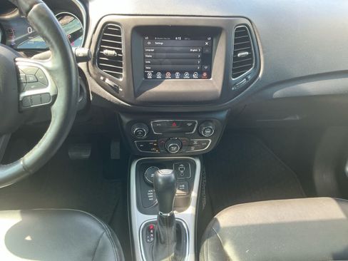 Used 2018 Jeep Compass Latitude w/ Popular Equipment Group AWD/4WD image 11