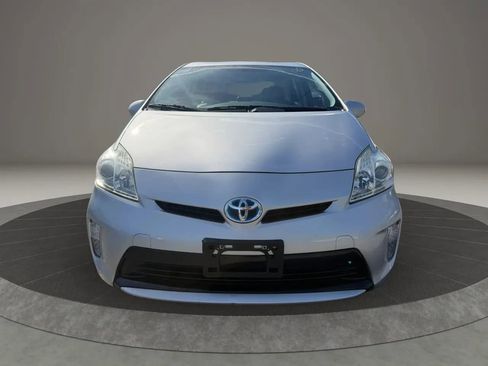 Used 2015 Toyota Prius Two FWD image 2
