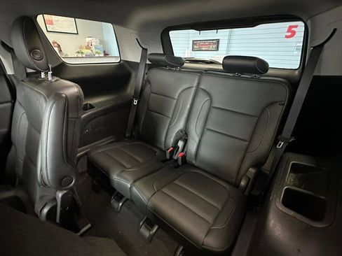 Used 2018 GMC Acadia SLT image 26