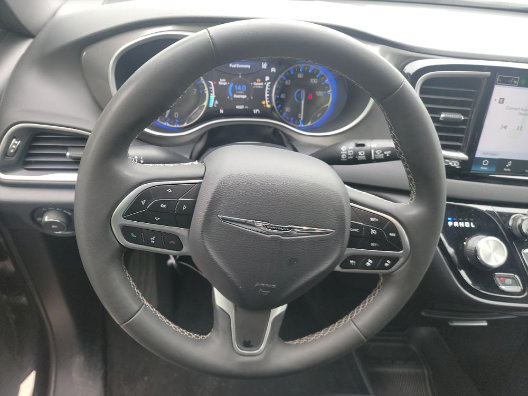Used 2025 Chrysler Pacifica Select FWD image 11