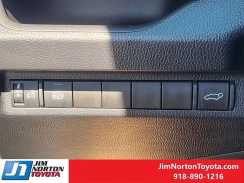 Used 2025 Toyota RAV4 XLE w/ Convenience Package image 25