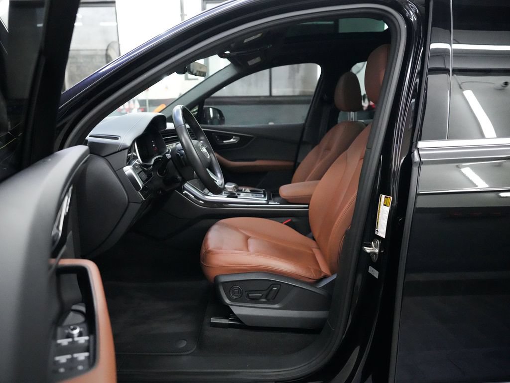 Used 2023 Audi Q7 2.0T Premium w/ Convenience Package AWD/4WD image 30