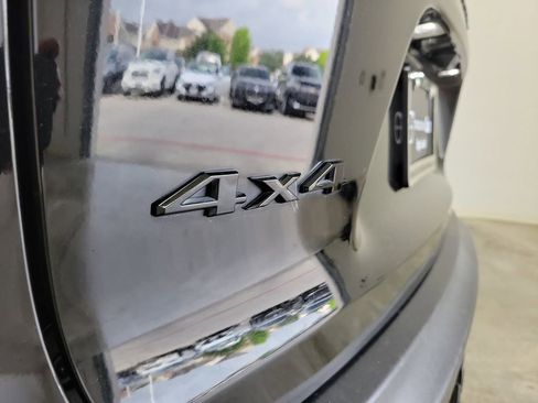 Used 2023 Jeep Cherokee Trailhawk w/ Sun & Sound Group AWD/4WD image 8