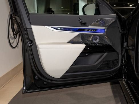 New 2026 BMW 760i xDrive w/ Executive Package image 12