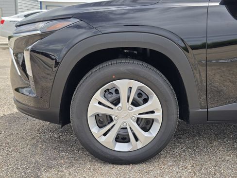 New 2026 Chevrolet Trax LS w/ Driver Confidence Package FWD image 8