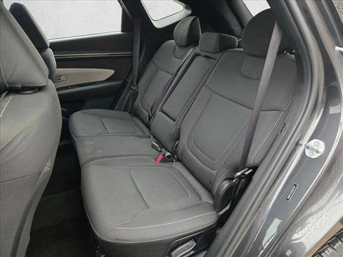 Used 2023 Hyundai Tucson SE image 17