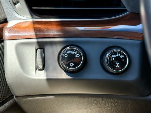 Used 2019 Cadillac Escalade Luxury AWD/4WD image 30