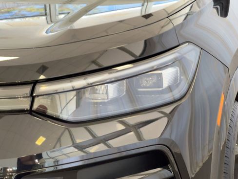 New 2026 Volkswagen Tiguan SE R-Line image 11