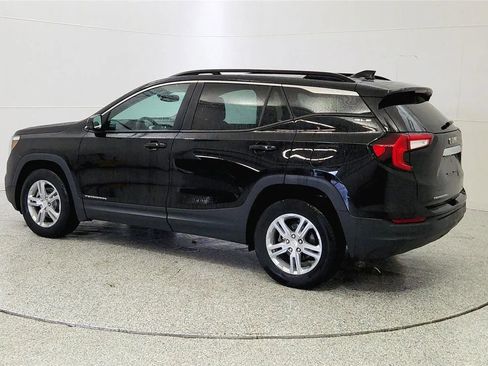 Used 2022 GMC Terrain SLE w/ Driver Convenience Package AWD/4WD image 5