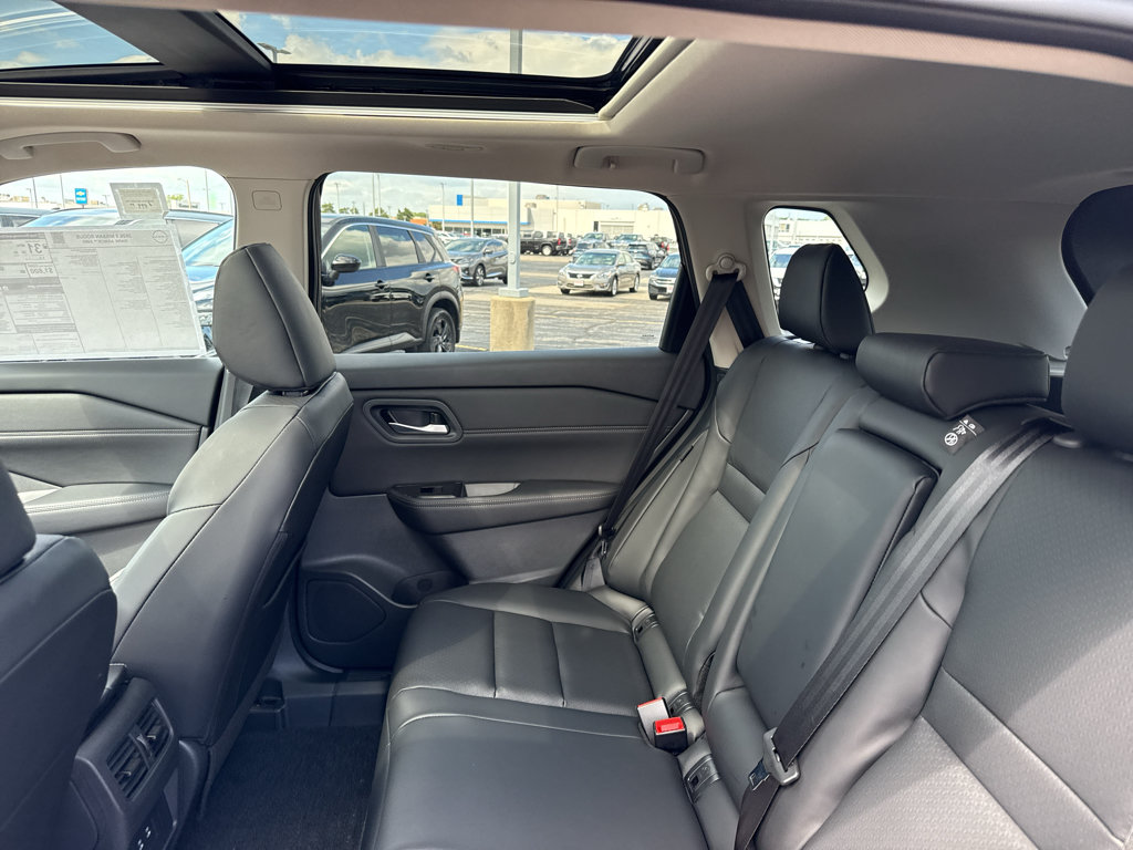 New 2026 Nissan Rogue Dark Armor AWD/4WD image 33