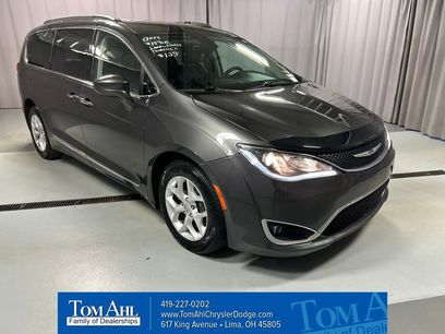 Used 2017 Chrysler Pacifica Touring-L w/ Tire & Wheel Group