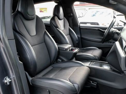 Used 2018 Tesla Model X 100D image 40