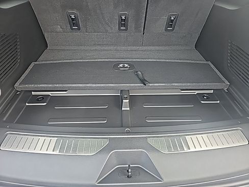 Used 2026 GMC Yukon XL Denali w/ Sun & Power Step Package image 10