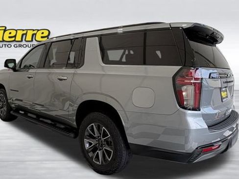 Used 2024 Chevrolet Suburban Z71 w/ Luxury Package image 3