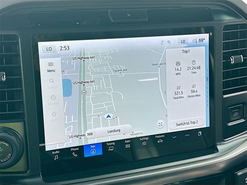 Used 2025 Ford F150 Platinum image 13