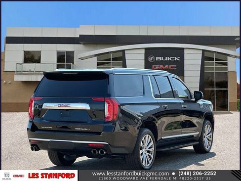 Used 2022 GMC Yukon XL Denali AWD/4WD image 6