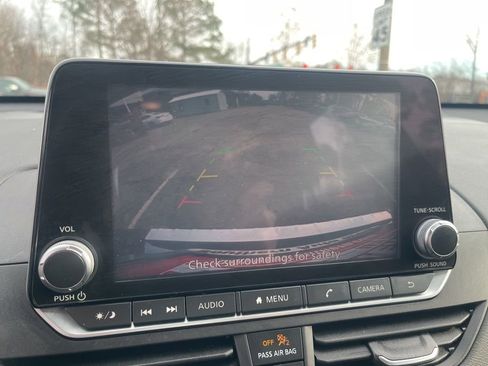 Used 2022 Nissan Altima 2.5 SV image 16