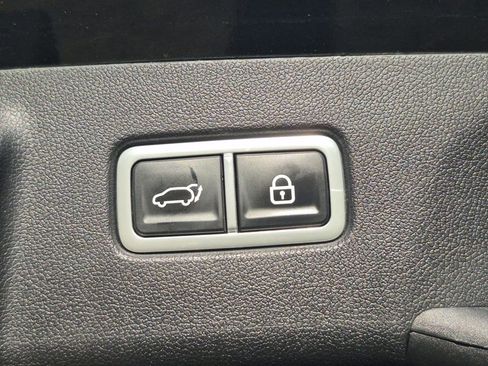 Certified 2022 Kia Sorento SX Prestige w/ Rust Color Package image 16