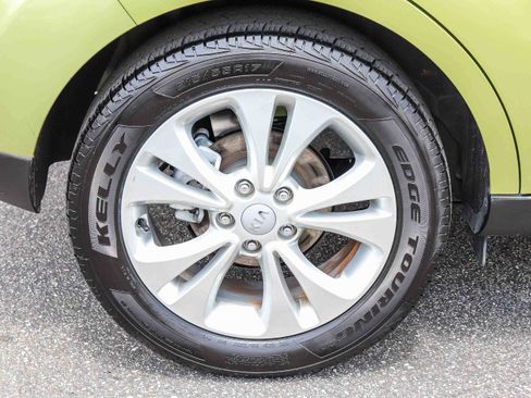 Used 2016 Kia Soul + FWD image 8